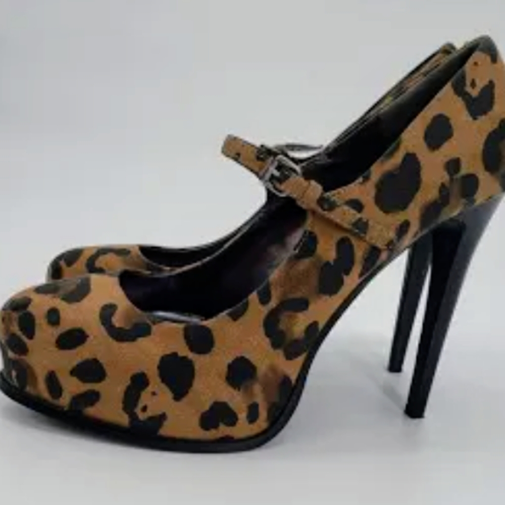 Vera Wang printed heels